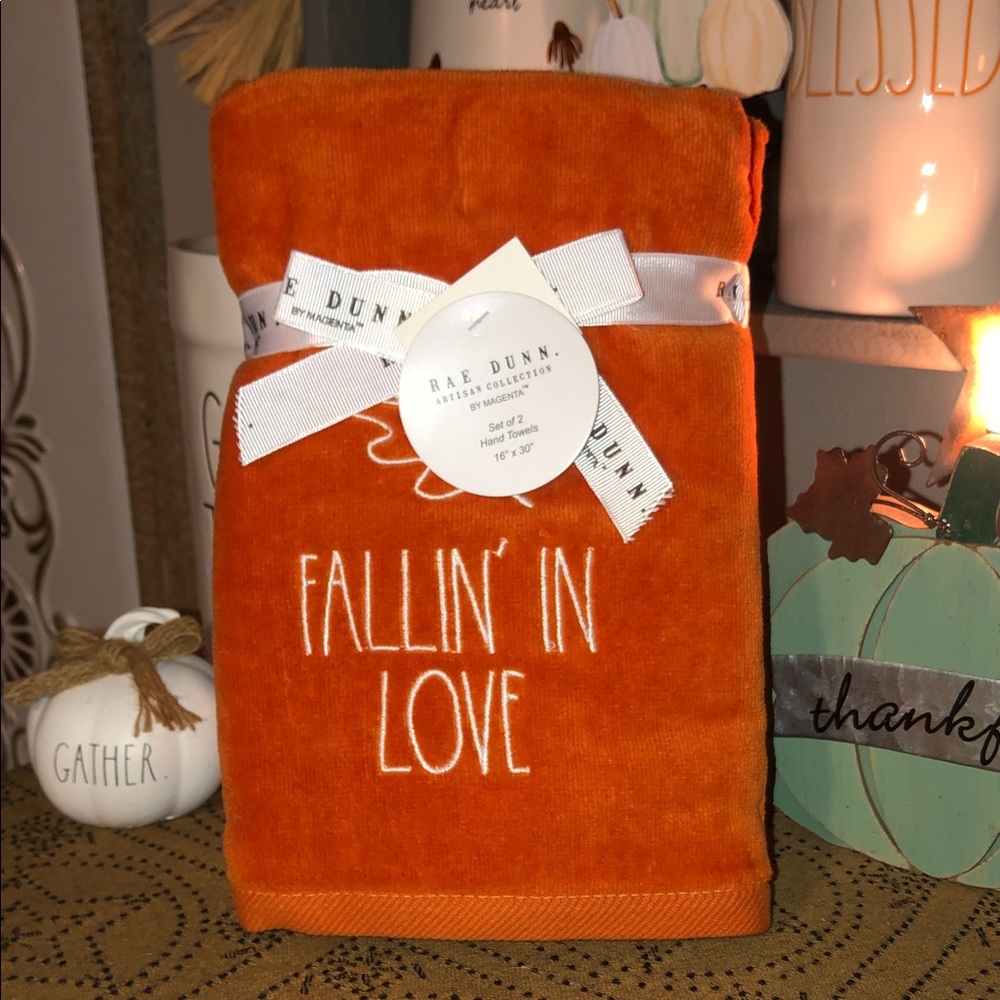 Rae Dunn FALLIN’ IN LOVE Set of 2 Embroidered Hand Towels Orange